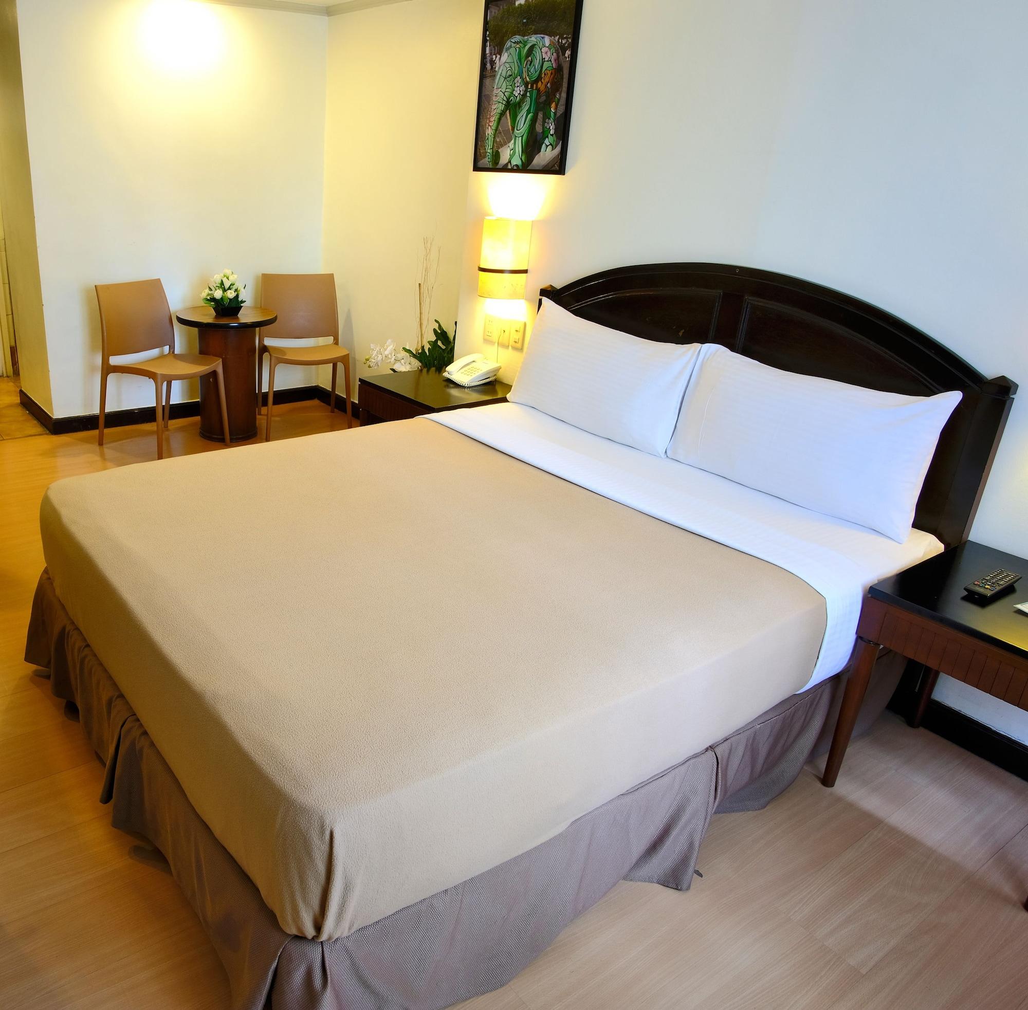 Fersal Hotel Neptune Makati San Pedro Makati Exterior foto