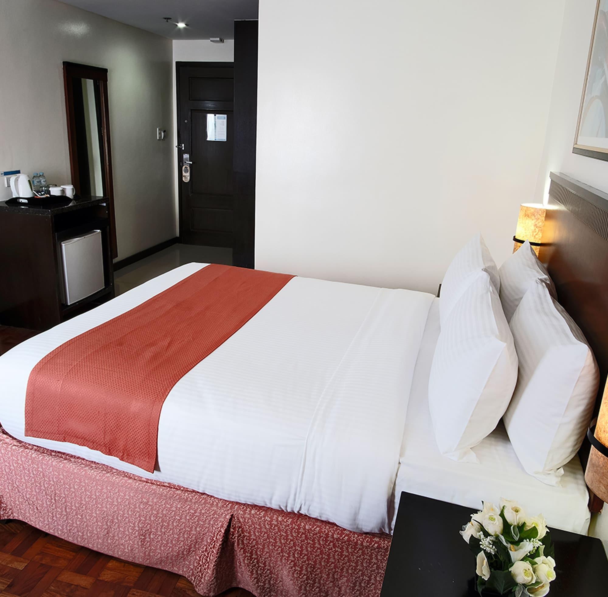 Fersal Hotel Neptune Makati San Pedro Makati Exterior foto