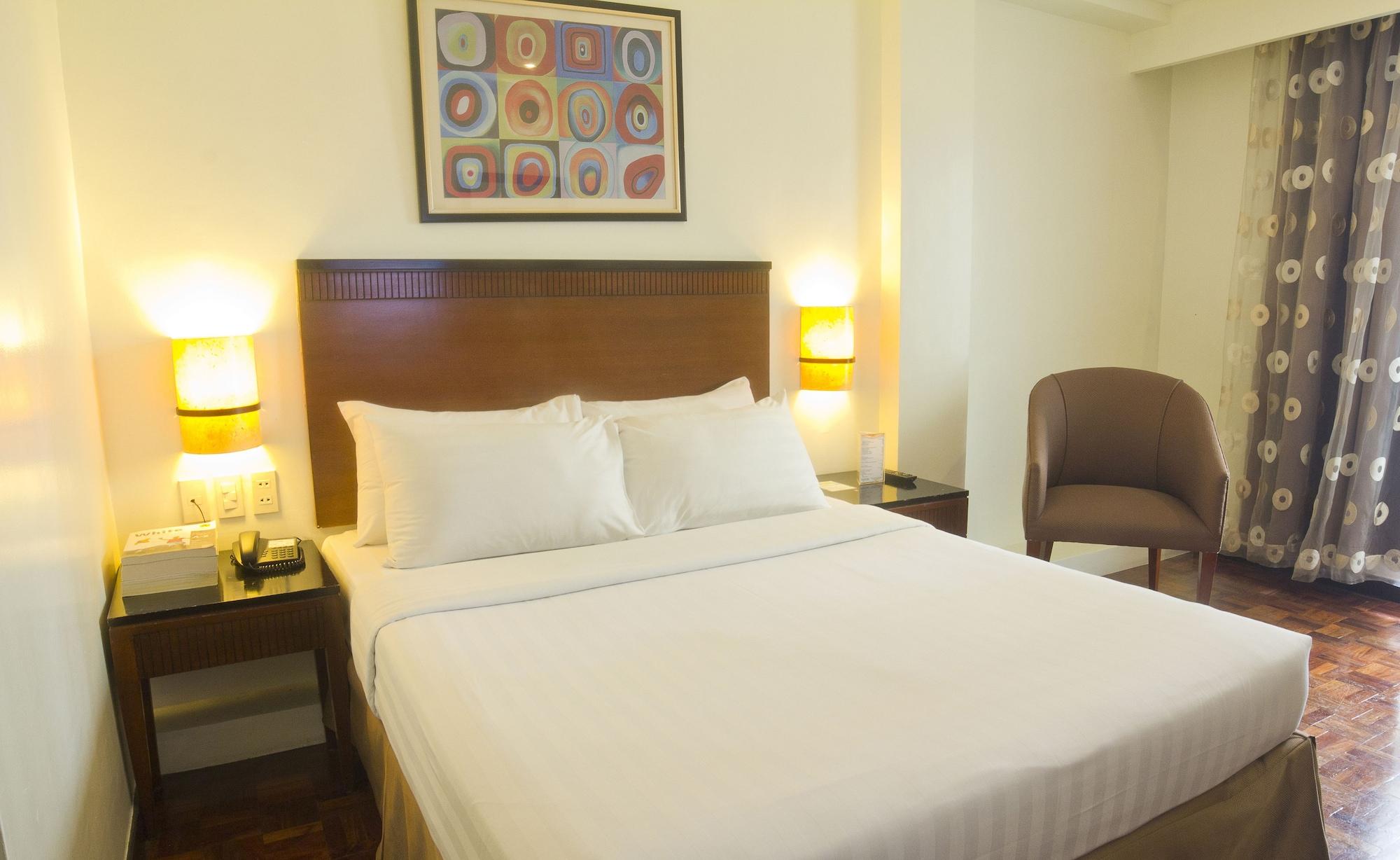 Fersal Hotel Neptune Makati San Pedro Makati Exterior foto