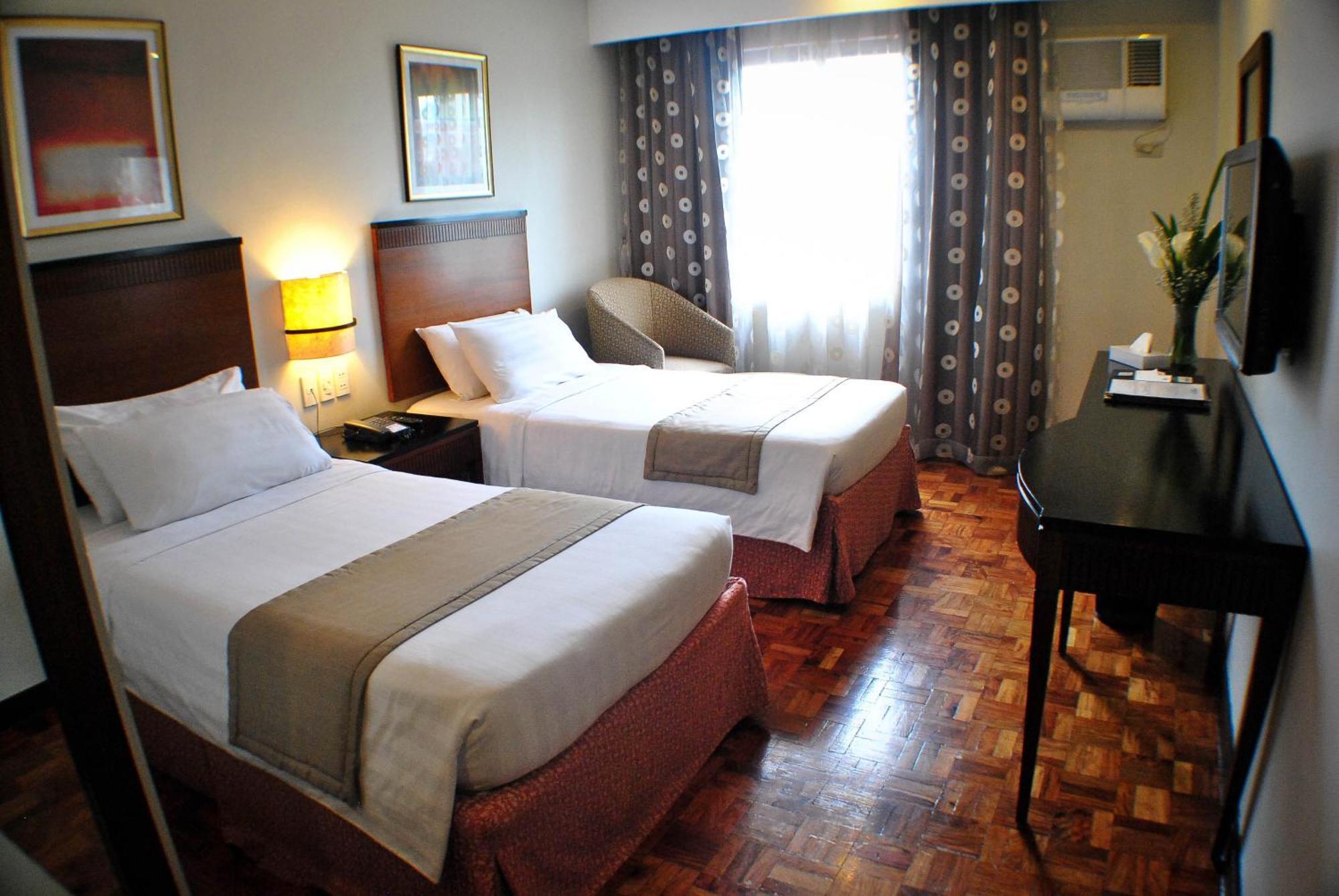 Fersal Hotel Neptune Makati San Pedro Makati Exterior foto