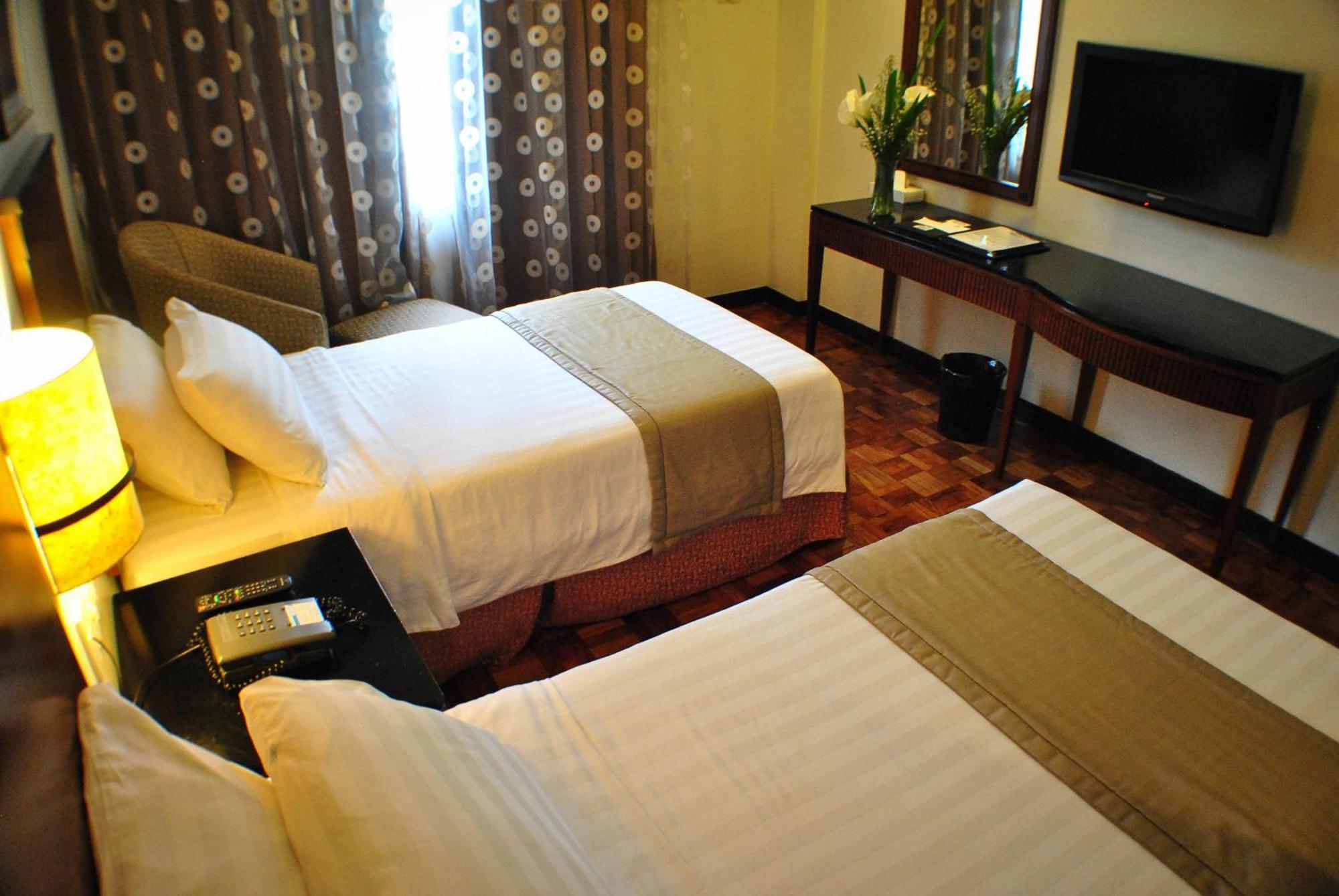 Fersal Hotel Neptune Makati San Pedro Makati Exterior foto