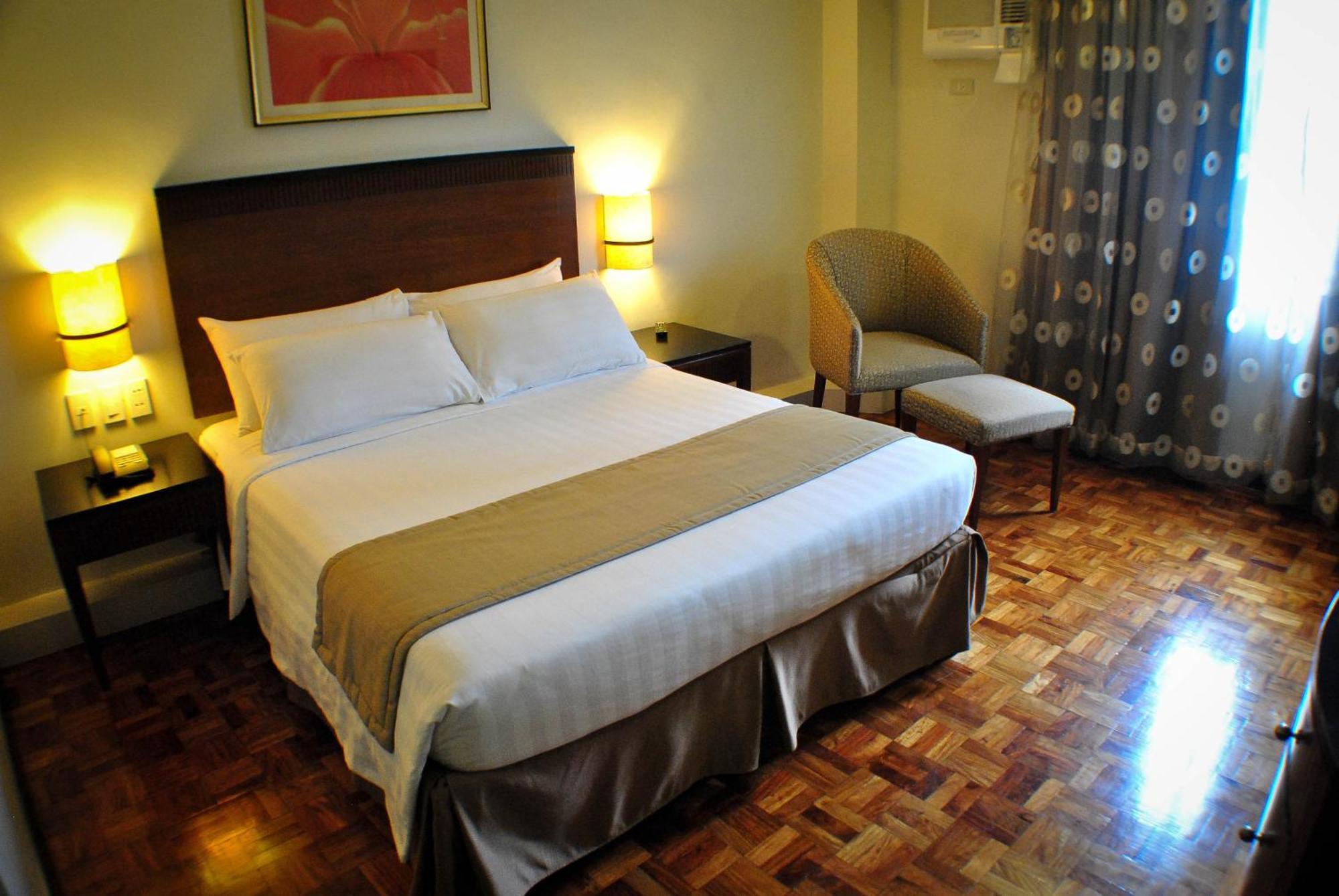 Fersal Hotel Neptune Makati San Pedro Makati Exterior foto