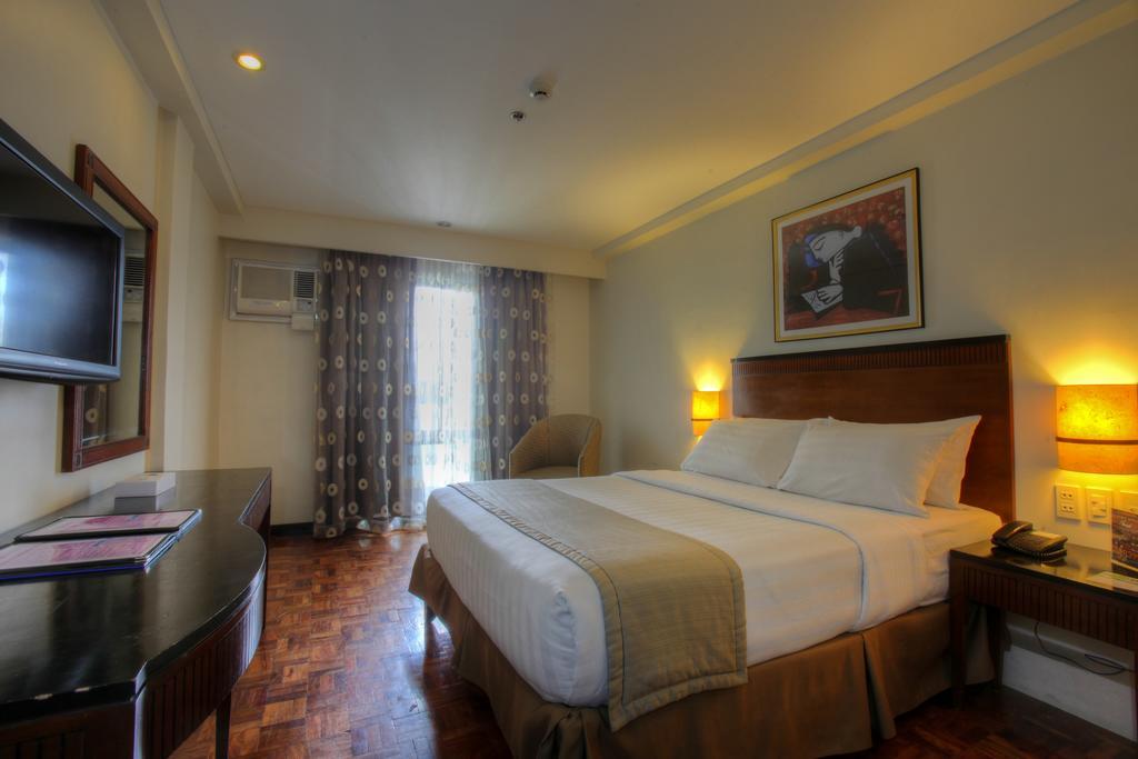 Fersal Hotel Neptune Makati San Pedro Makati Exterior foto