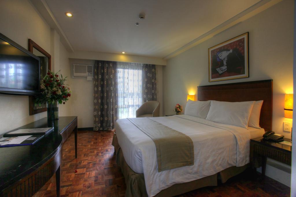 Fersal Hotel Neptune Makati San Pedro Makati Exterior foto