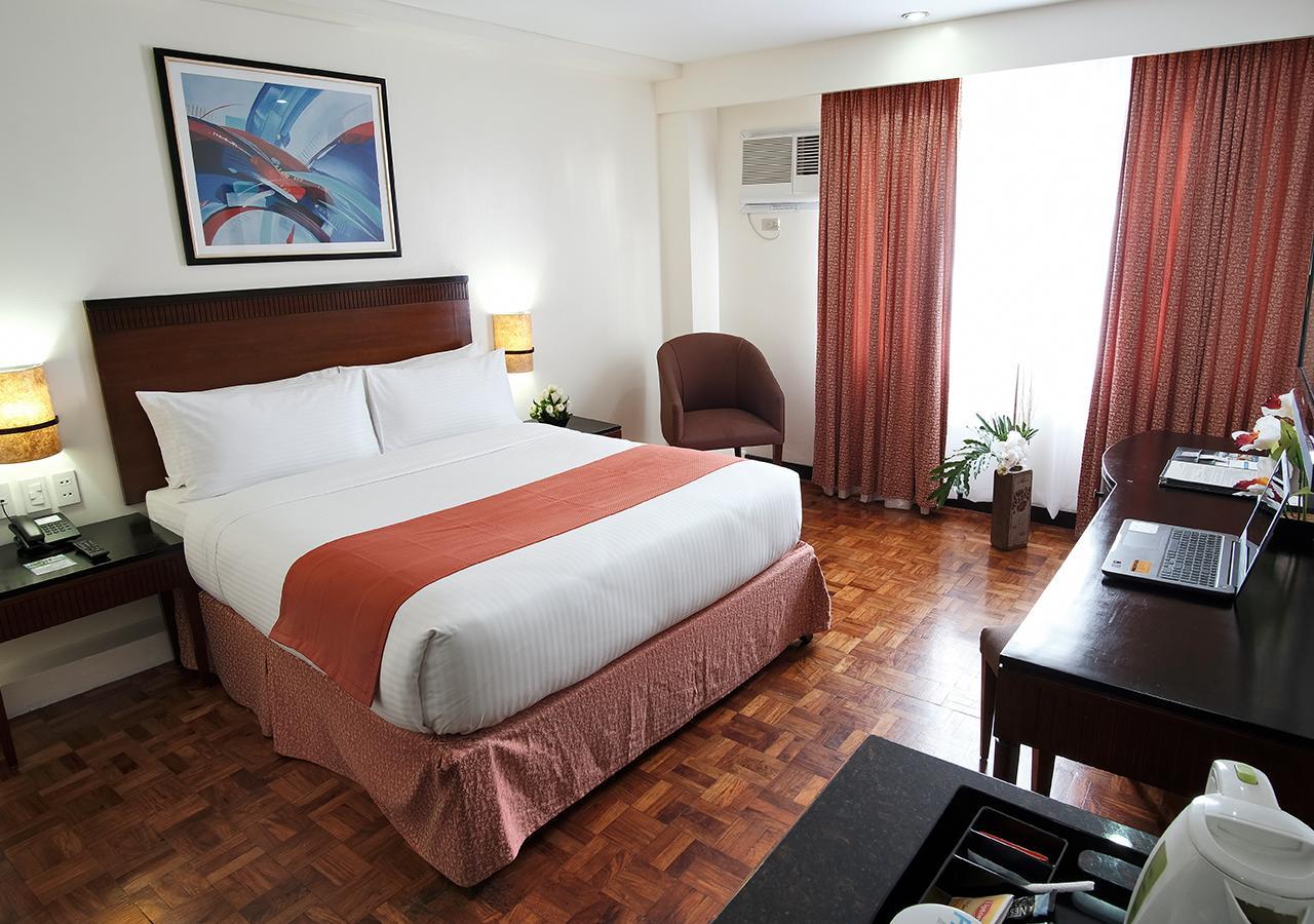Fersal Hotel Neptune Makati San Pedro Makati Exterior foto